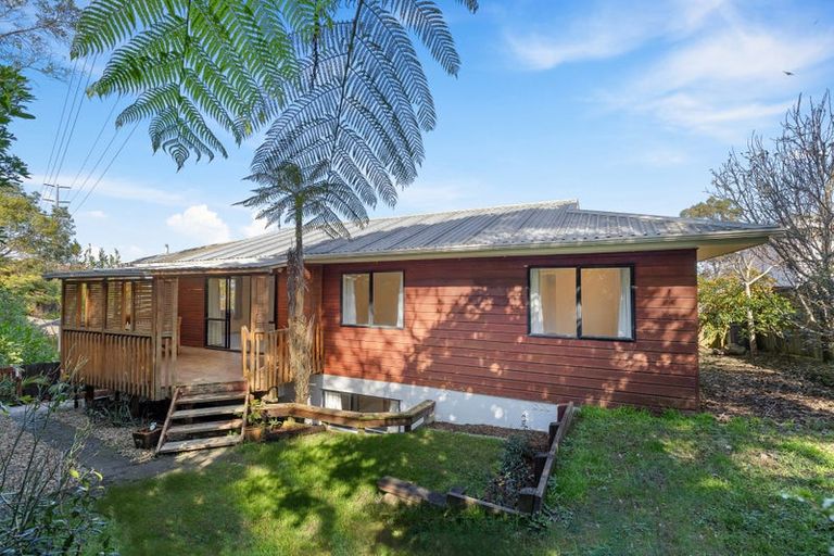 Photo of property in 2/18 Atlantis Place, Totara Vale, Auckland, 0629