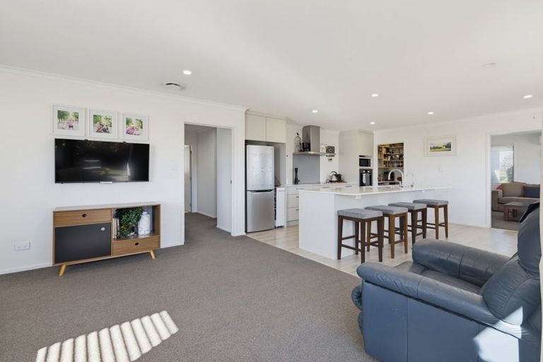 Photo of property in 5 Tavarnya Way, Patumahoe, Pukekohe, 2679