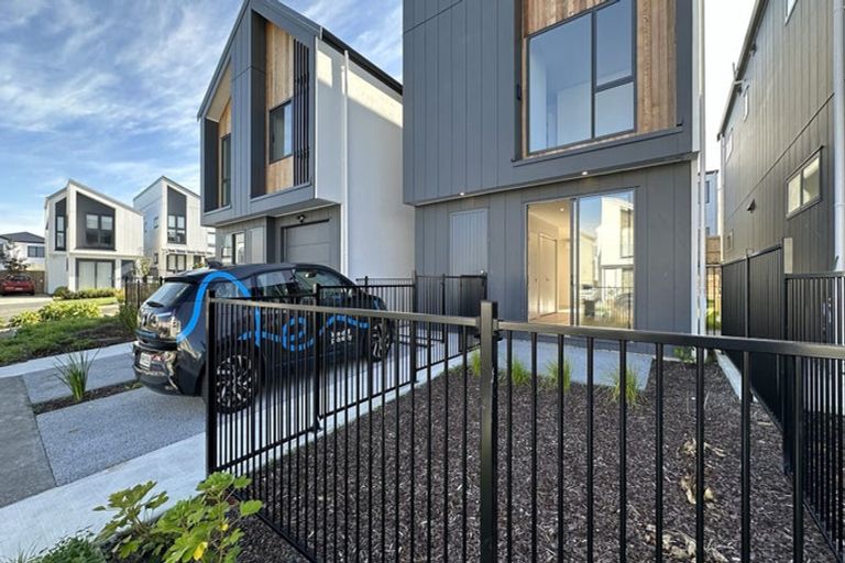 Photo of property in 3 Porowha Road, Westgate, Auckland, 0814