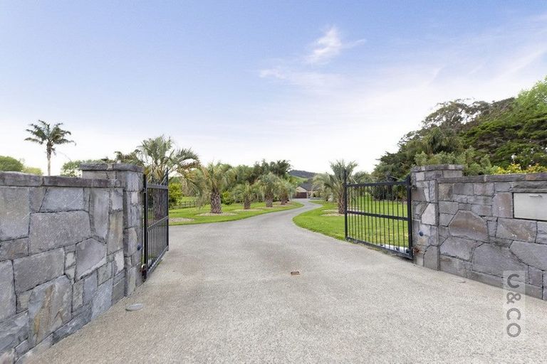 Photo of property in 832 Old North Road, Waimauku, 0882