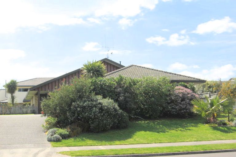 Photo of property in 15 Santa Monica Drive, Papamoa Beach, Papamoa, 3118