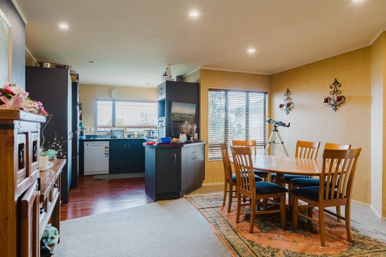 Photo of property in 15 Aspen Way, Kelvin Grove, Palmerston North, 4414