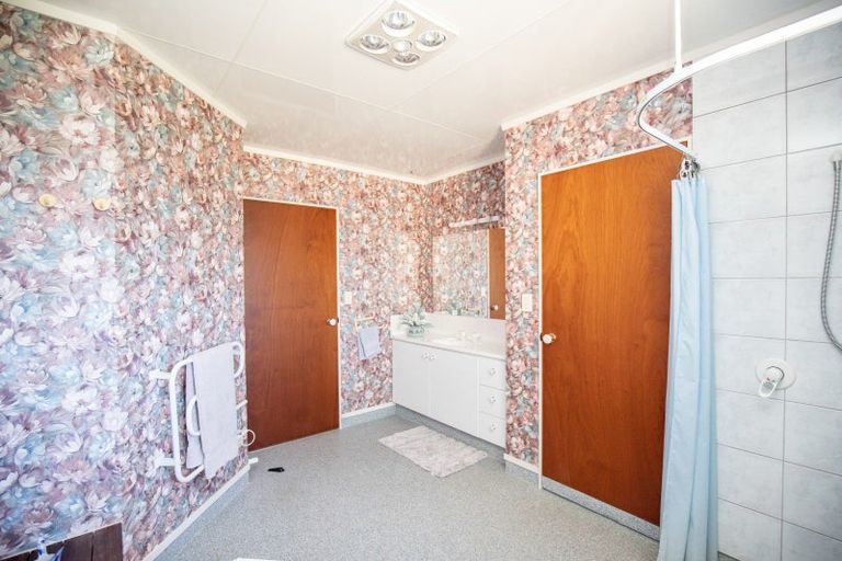 Photo of property in 15 Walton Place, Ngatea, 3503