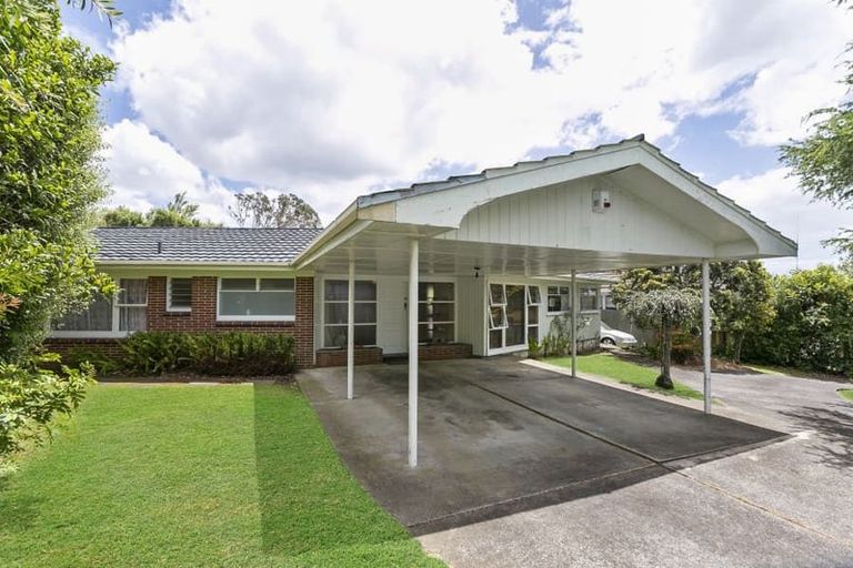 Photo of property in 4 Glenmore Road, Sunnyhills, Auckland, 2010