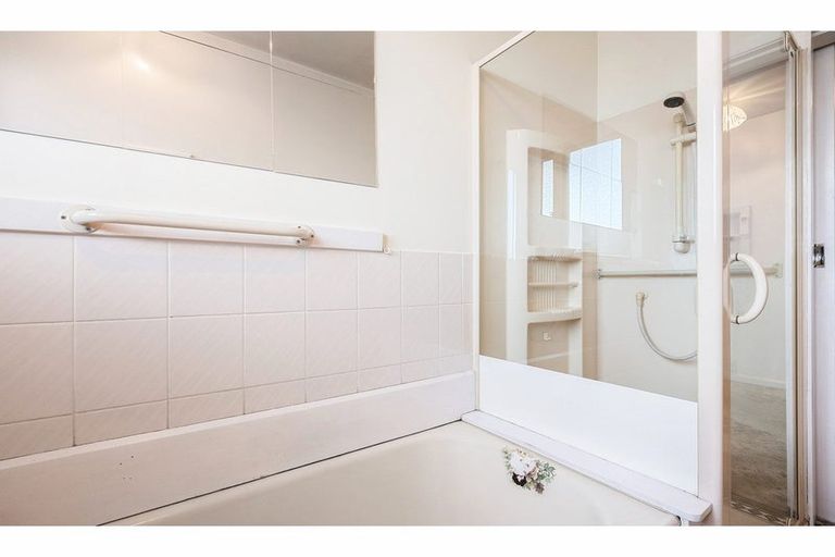 Photo of property in 37 Yaldhurst Road, Sockburn, Christchurch, 8042