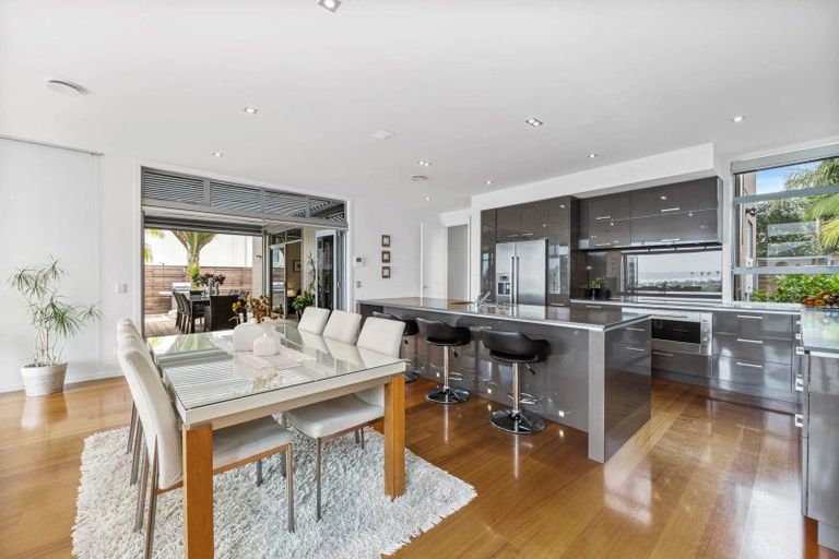 Photo of property in 81 Pine Harbour Parade, Beachlands, Auckland, 2018