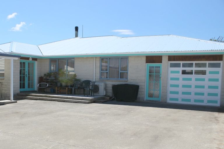 Photo of property in 32 Richmond Road, Carterton, 5713