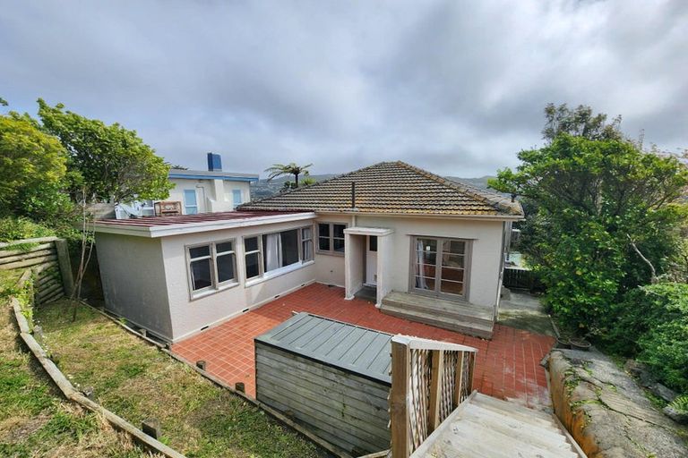 Photo of property in 27 Chesterton Street, Johnsonville, Wellington, 6037