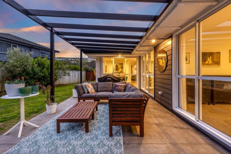 Photo of property in 35 Banks Boulevard, Whitby, Porirua, 5024