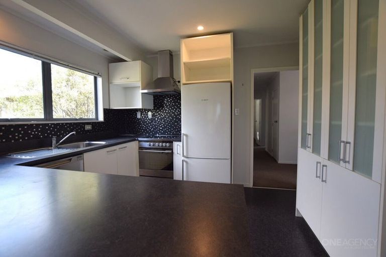 Photo of property in 63 Kirby Street, Glendene, Auckland, 0602