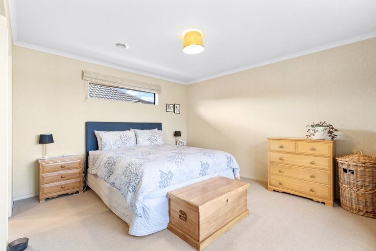 Photo of property in 8 Cleveland Heights, Kelvin Grove, Palmerston North, 4414