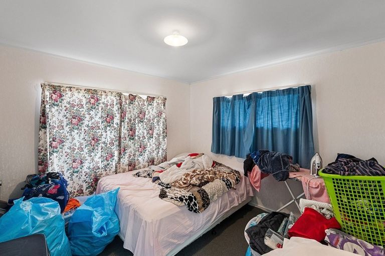 Photo of property in 2/31 Solveig Place, Randwick Park, Auckland, 2105