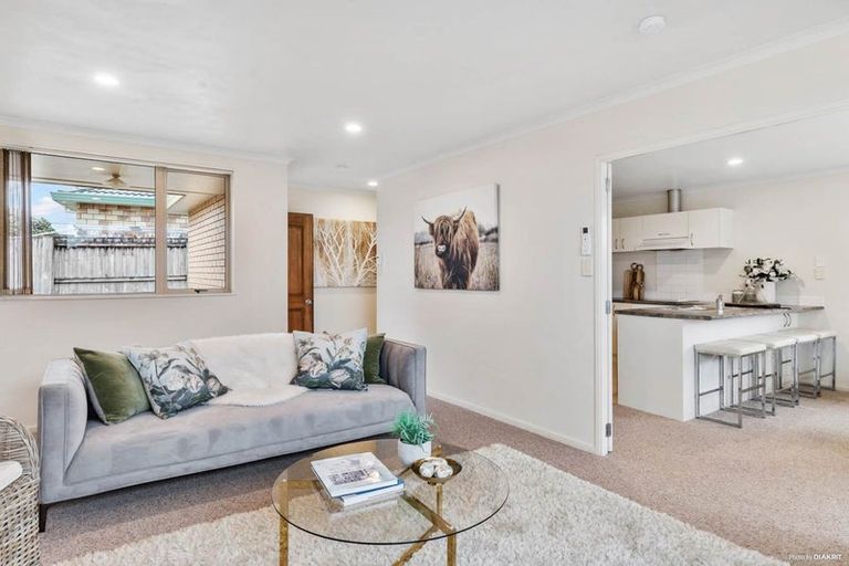 Photo of property in 14 Les Marston Place, Pukekohe, 2120