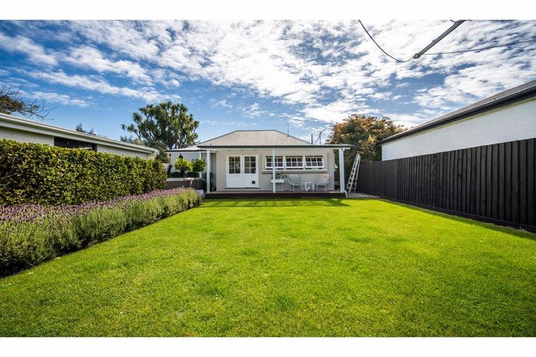 Photo of property in 14 Martin Avenue, Beckenham, Christchurch, 8023