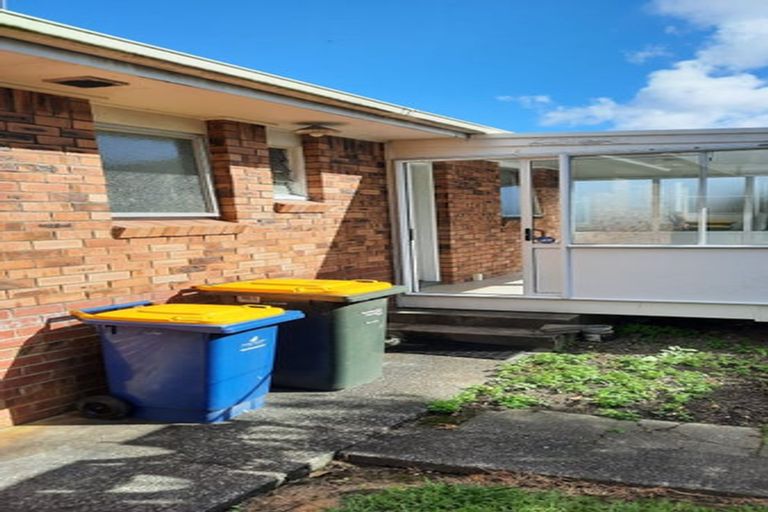 Photo of property in 3/200 Edmonton Road, Te Atatu South, Auckland, 0610