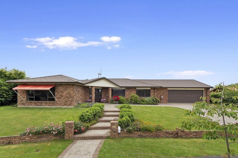 Photo of property in 16 Drumfearn Place, Rototuna, Hamilton, 3210