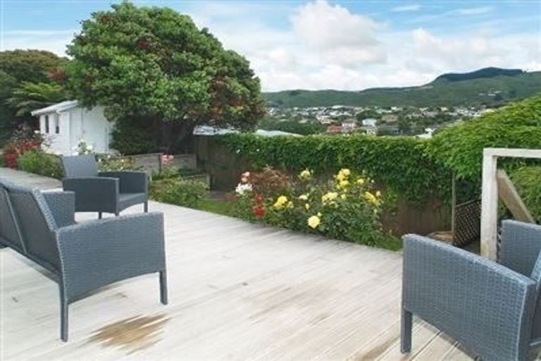 Photo of property in 19a Tawa Terrace, Tawa, Wellington, 5028