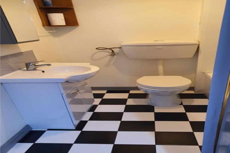 Photo of property in 92 Austin Street, Mount Victoria, Wellington, 6011