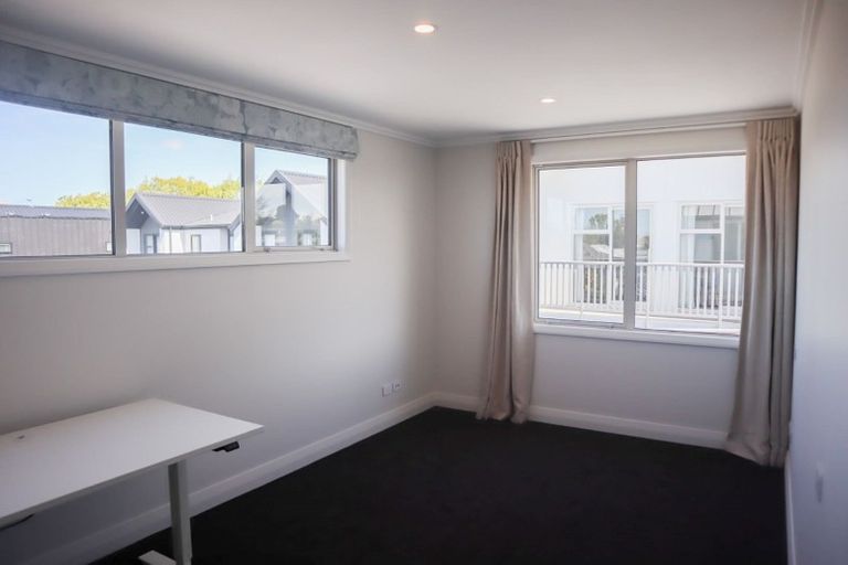 Photo of property in 19 Holmes Hanover Lane, Halswell, Christchurch, 8025