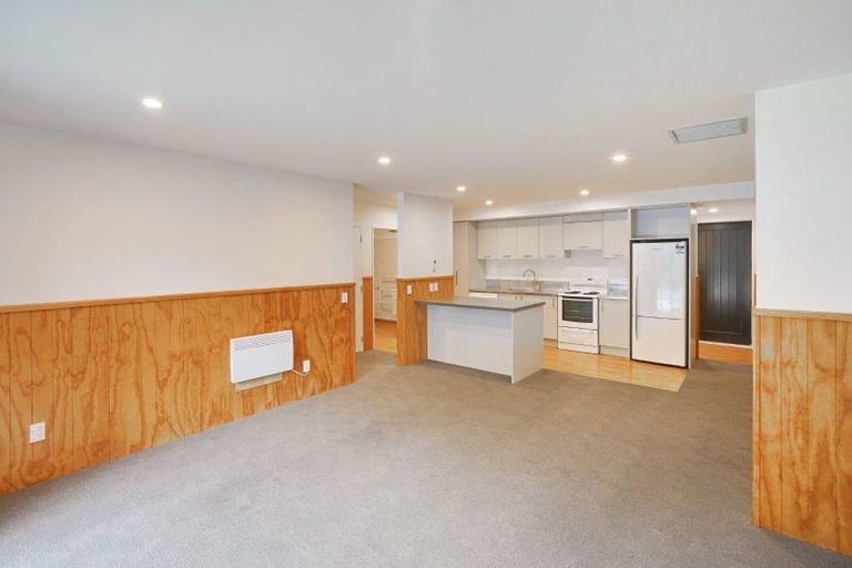 Photo of property in 17b Athol Terrace, Upper Riccarton, Christchurch, 8041