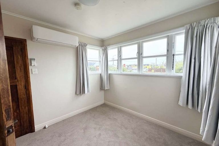 Photo of property in 12 Hardy Street, New Brighton, Christchurch, 8061
