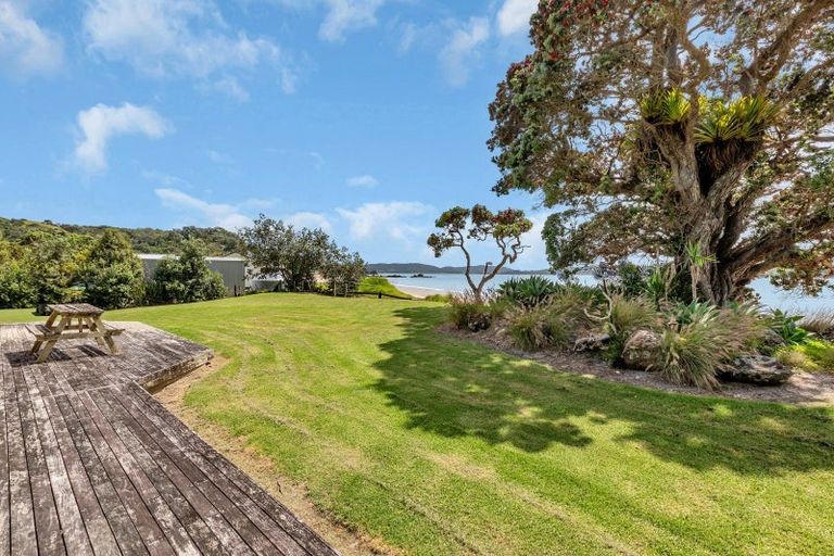 Photo of property in 121 Ohawini Road, Oakura, Hikurangi, 0184