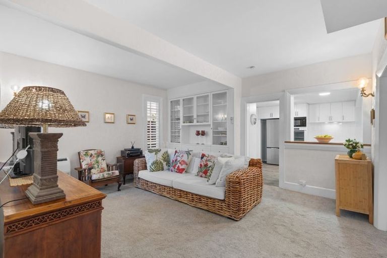 Photo of property in 24 Snowdon Road, Fendalton, Christchurch, 8052