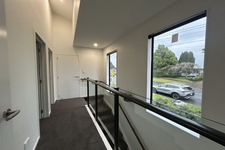 Photo of property in 1 Rangimarie Close, Opaheke, Papakura, 2113