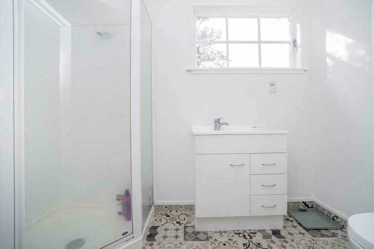 Photo of property in 86 Ruamahanga Crescent, Terrace End, Palmerston North, 4410