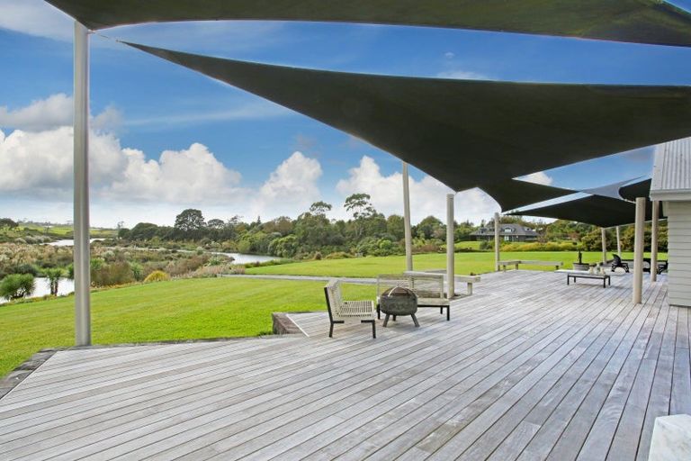 Photo of property in 80a Blackbridge Road, Karaka, Papakura, 2580