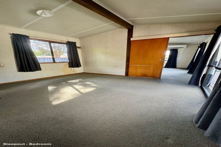 Photo of property in 43 Oakfield Crescent, Pukete, Hamilton, 3200