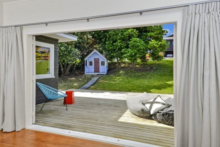 Photo of property in 24 Barrier View Road, Leigh, 0985