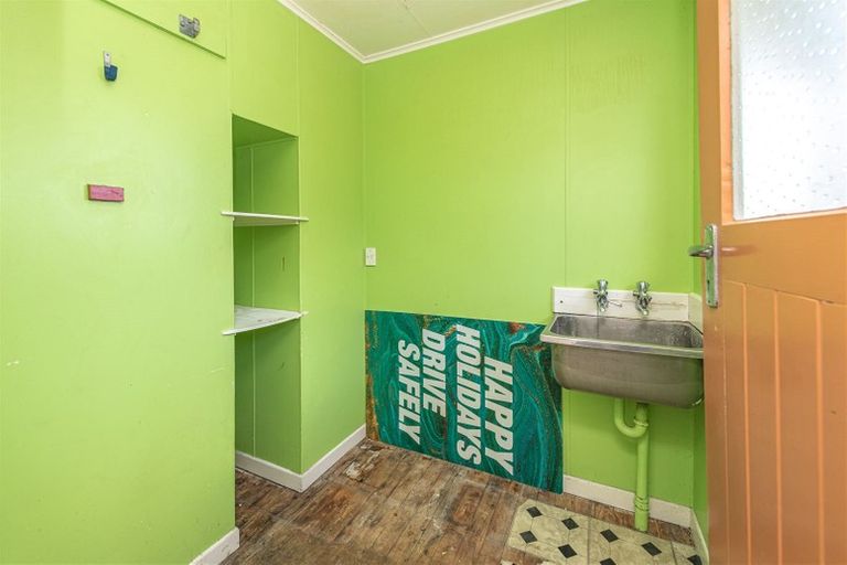 Photo of property in 10 Mosston Road, Castlecliff, Whanganui, 4501