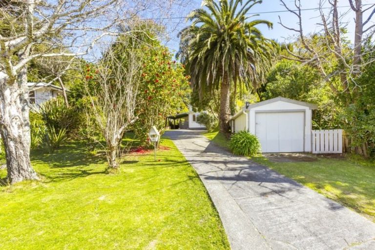 Photo of property in 38 Jocelyn Crescent, Pinehaven, Upper Hutt, 5019