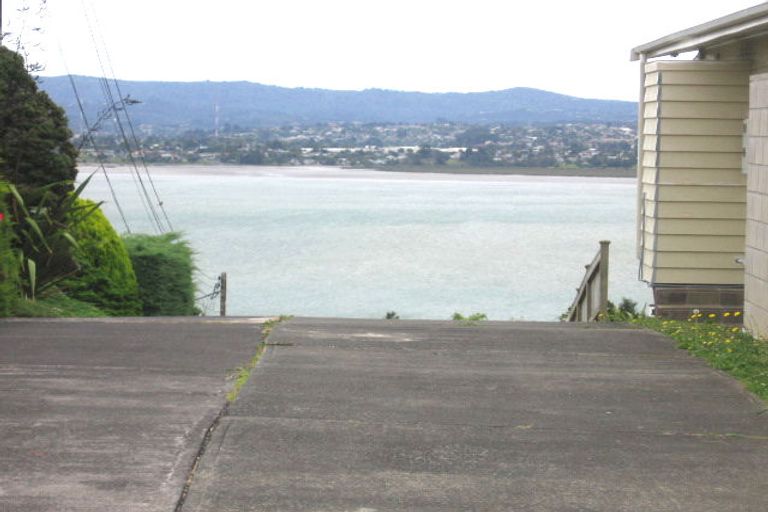 Photo of property in 31 Sea Vista Avenue, Beach Haven, Auckland, 0626