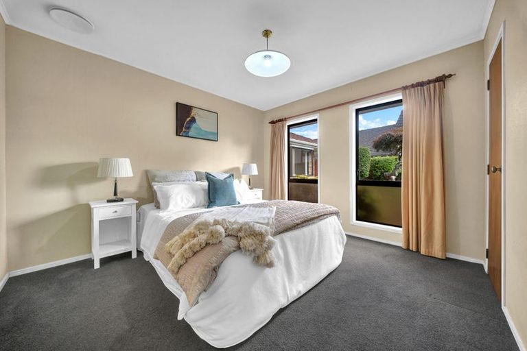 Photo of property in 16 Westholm Way, Pahurehure, Papakura, 2113