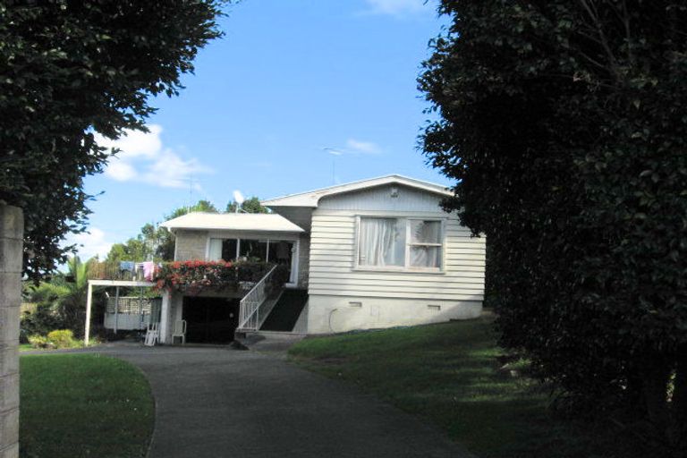 Photo of property in 33 Chatsworth Crescent, Pakuranga Heights, Auckland, 2010