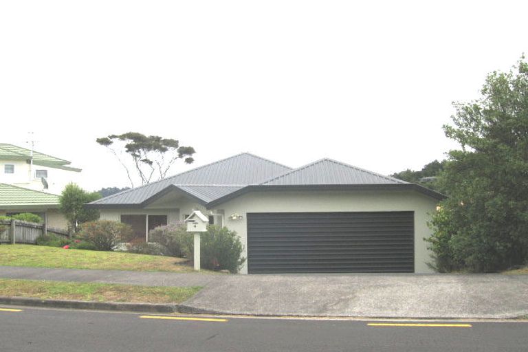 Photo of property in 4 Redfern Lane, Glenfield, Auckland, 0629