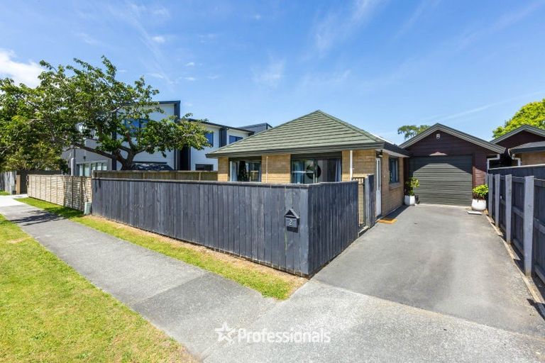 Photo of property in 2 Bathurst Street, Heretaunga, Upper Hutt, 5018