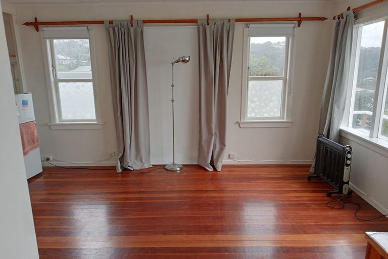 Photo of property in 10 Ogilvy Terrace, Plimmerton, Porirua, 5026