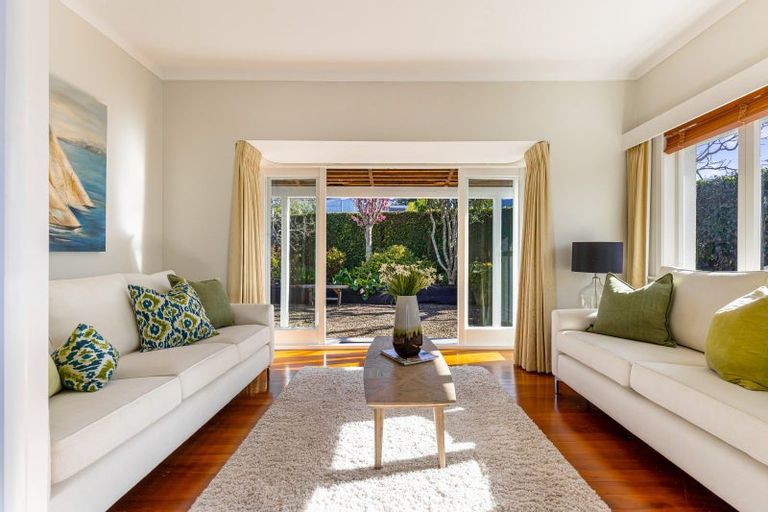 Photo of property in 11 Brighton Terrace, Mairangi Bay, Auckland, 0630