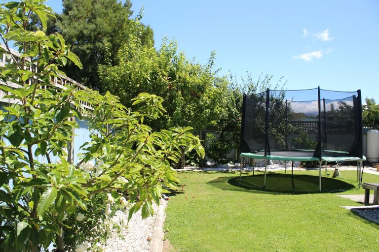 Photo of property in 32 Richmond Road, Carterton, 5713