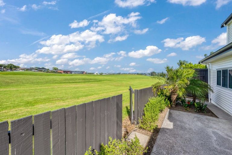 Photo of property in 53 Manor Park, Sunnyhills, Auckland, 2010