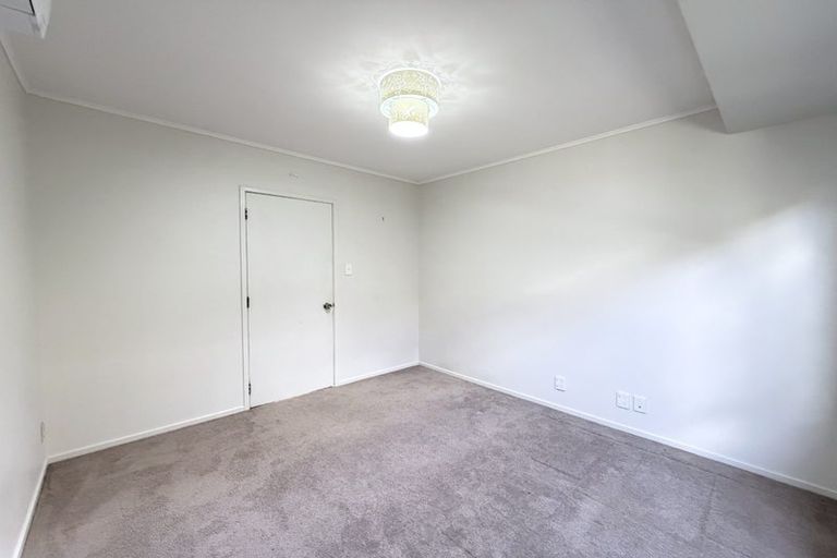 Photo of property in 122 Hugh Green Drive, Pinehill, Auckland, 0632