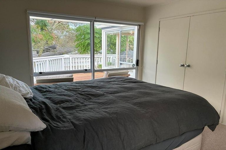 Photo of property in 13b Rodney Road, Northcote Point, Auckland, 0627