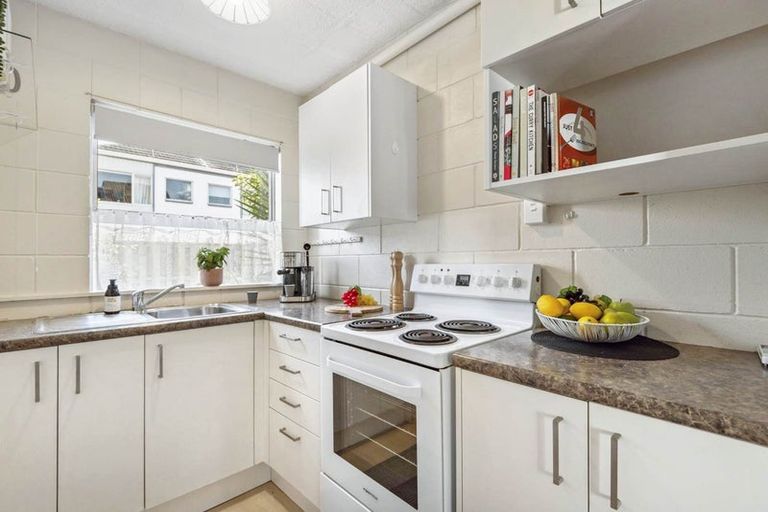 Photo of property in 6/23 Inverness Road, Browns Bay, Auckland, 0630