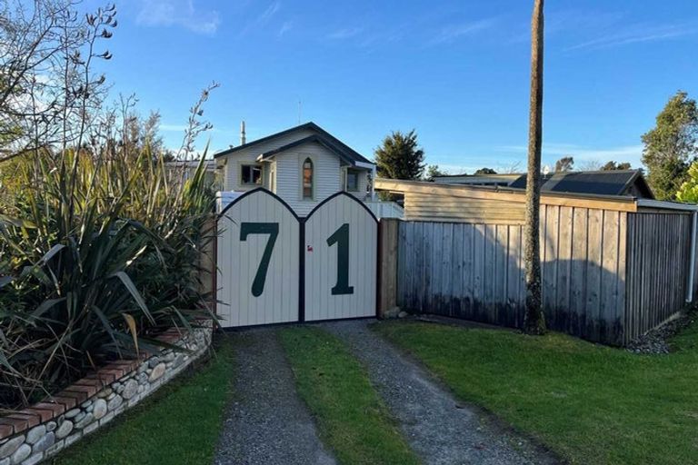 Photo of property in 71 Snodgrass Road, Westport, 7892