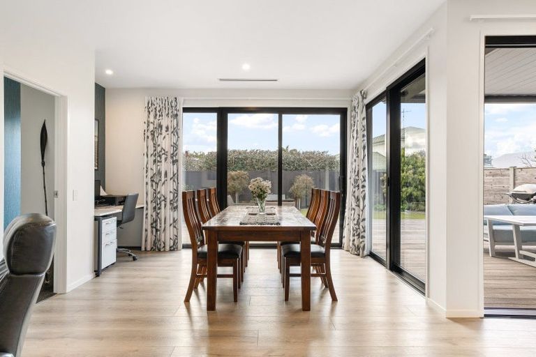 Photo of property in 121 Charleston Avenue, Whangamata, 3620