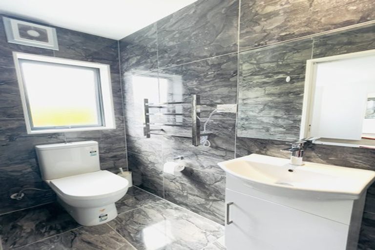 Photo of property in 10 Arataki Way, Glen Eden, Auckland, 0602