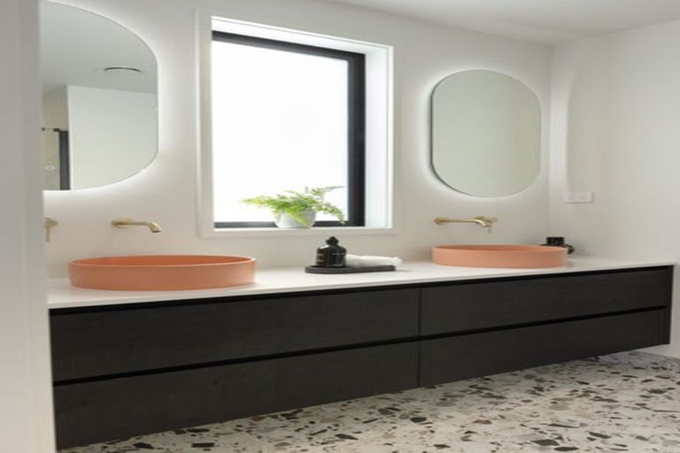 Photo of property in 31 Hinaki Street, Poike, Tauranga, 3112